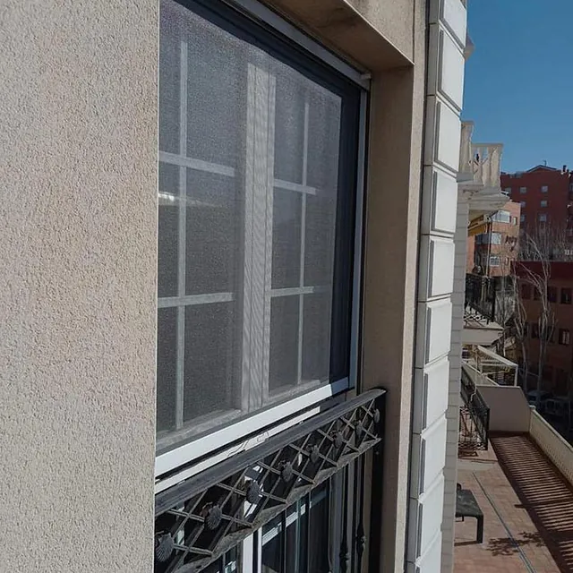 Persianas Enlama Sl ventana de aluminio